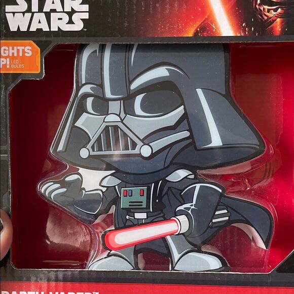 Star Wars Darth Vader LED Light with Red Saber - Picture 6 of 6